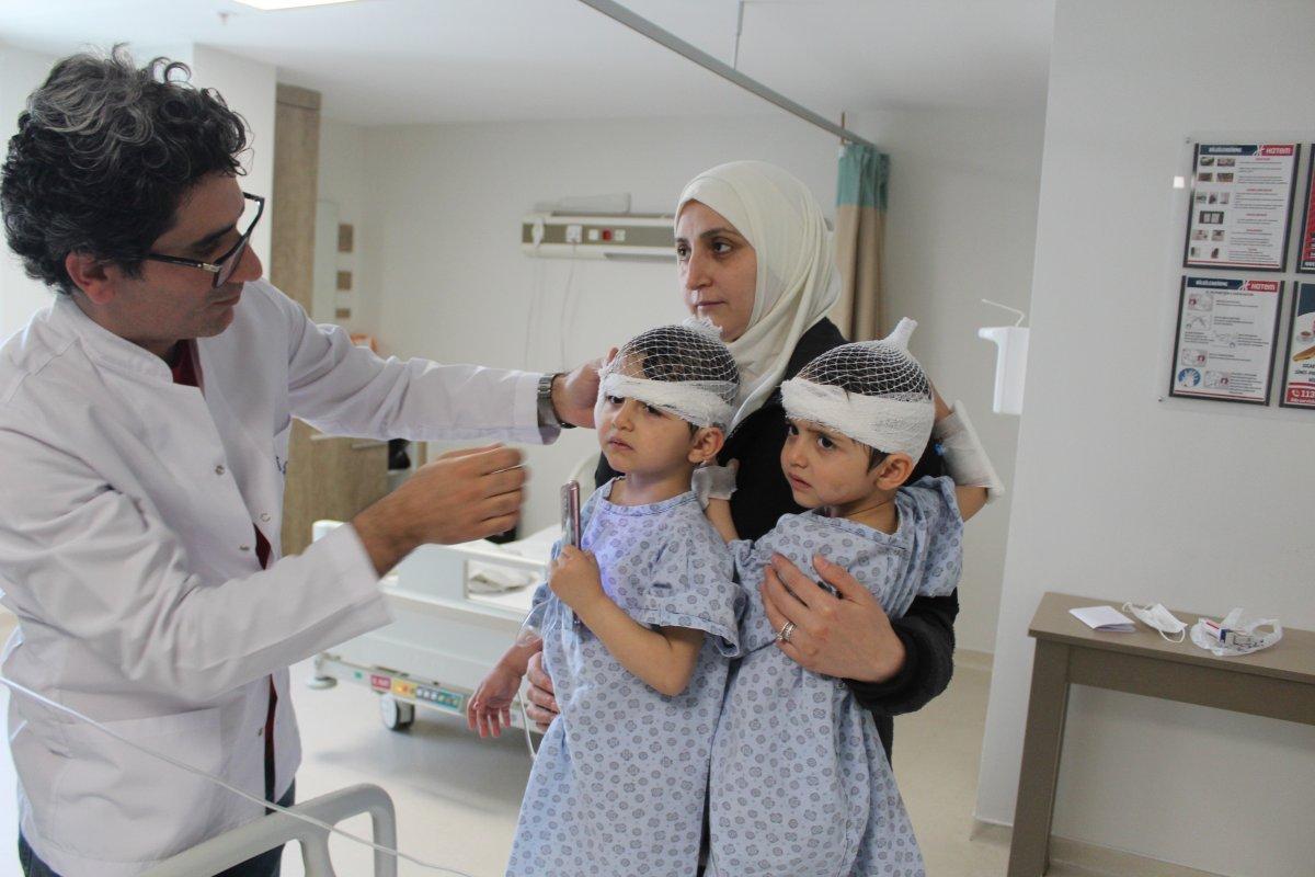 İşitme kaybı olan Suriyeli üçüzler, Gaziantep'te sağlıklarına kavuştu