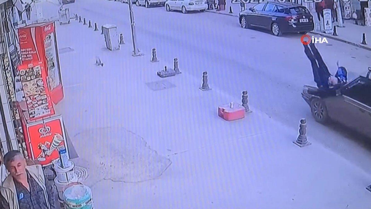 Karabük'te yolun karşısına geçen yayaya otomobil çarptı