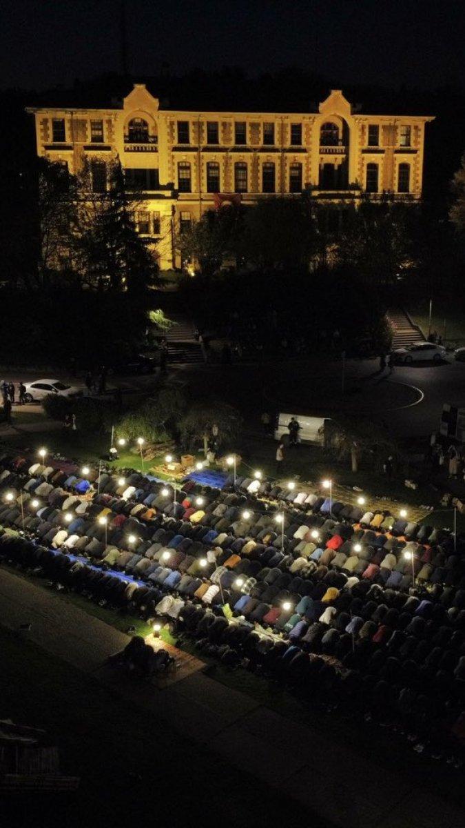 Boğaziçi Üniversitesi'nde iftar ve namaz