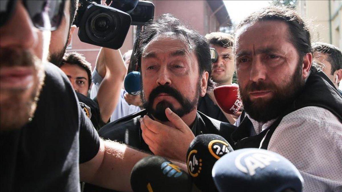 Adnan Oktar, avukatlar aracılığı ile örgüte talimatlar veriyor