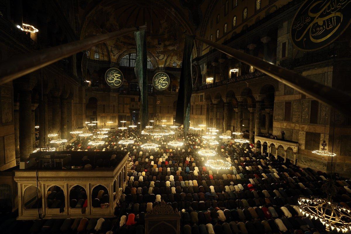 Ayasofya Camisi'nde Kadir Gecesi idrak edildi