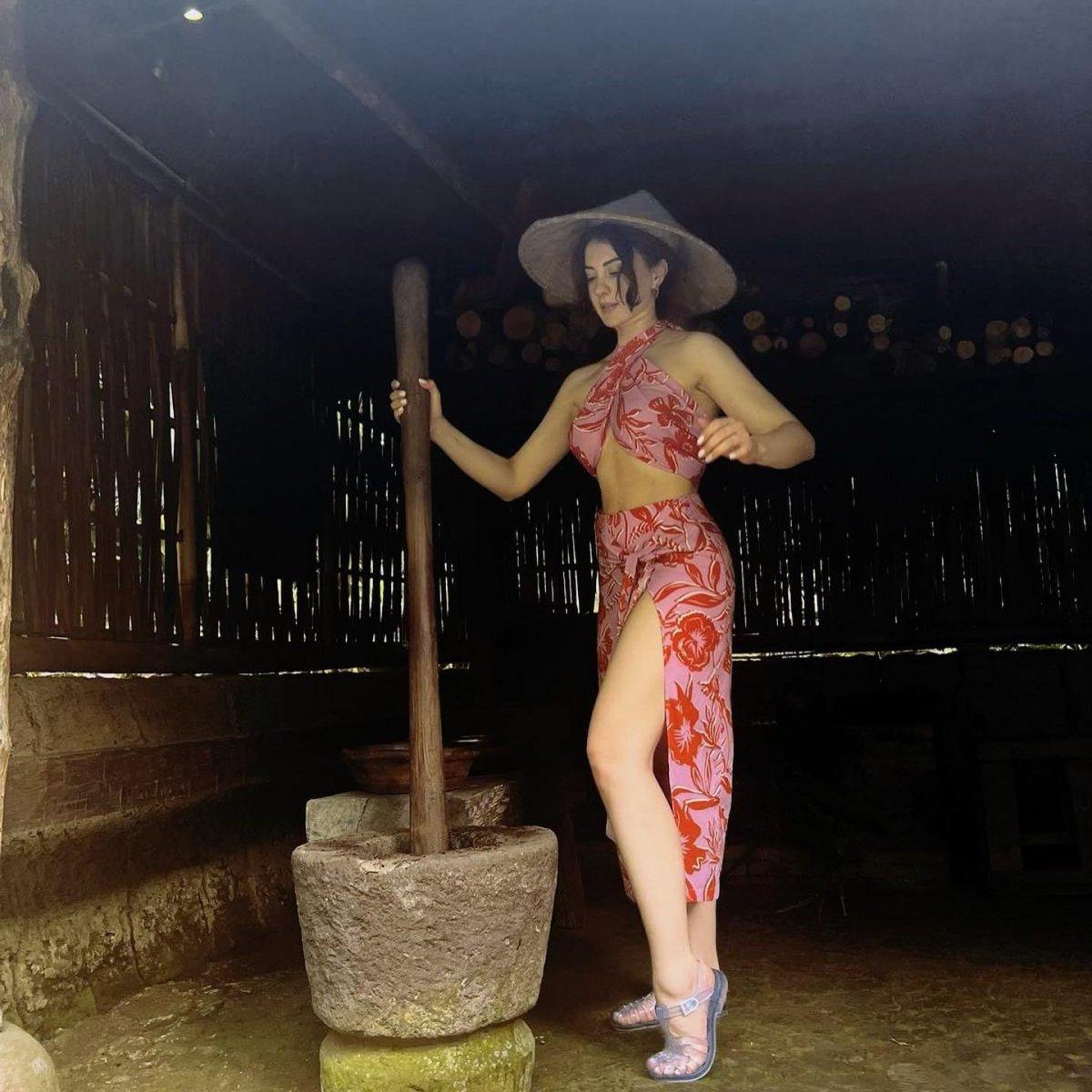 Serkay Tütüncü Burcu Özberk'e yorum yazdı