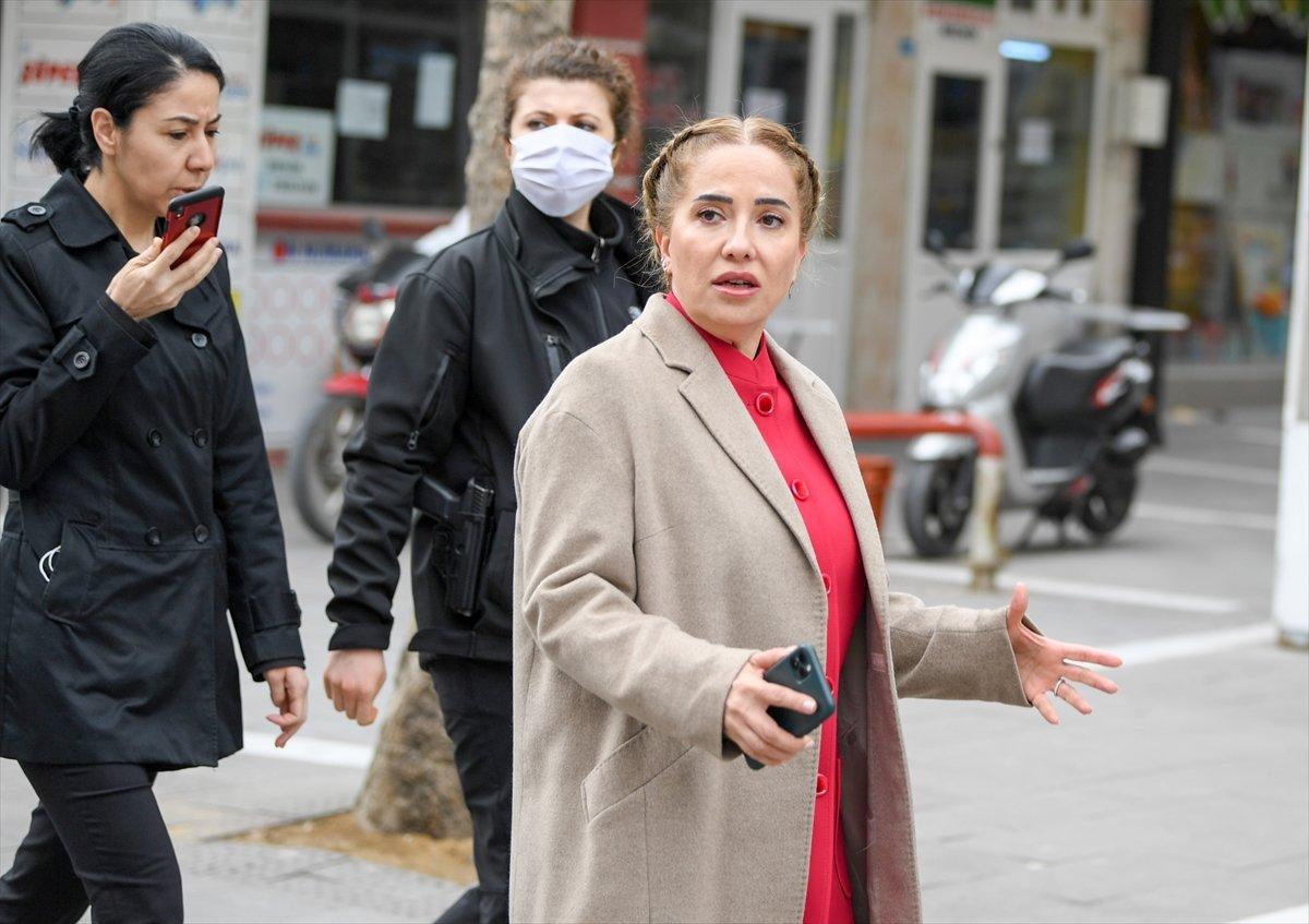 Görevden alınan Uşak Valisi Funda Kocabıyık'ın vatandaşa fırça attığı görüntüler