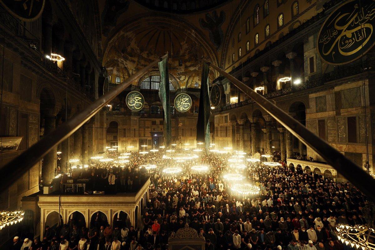 Ayasofya Camisi'nde Kadir Gecesi idrak edildi