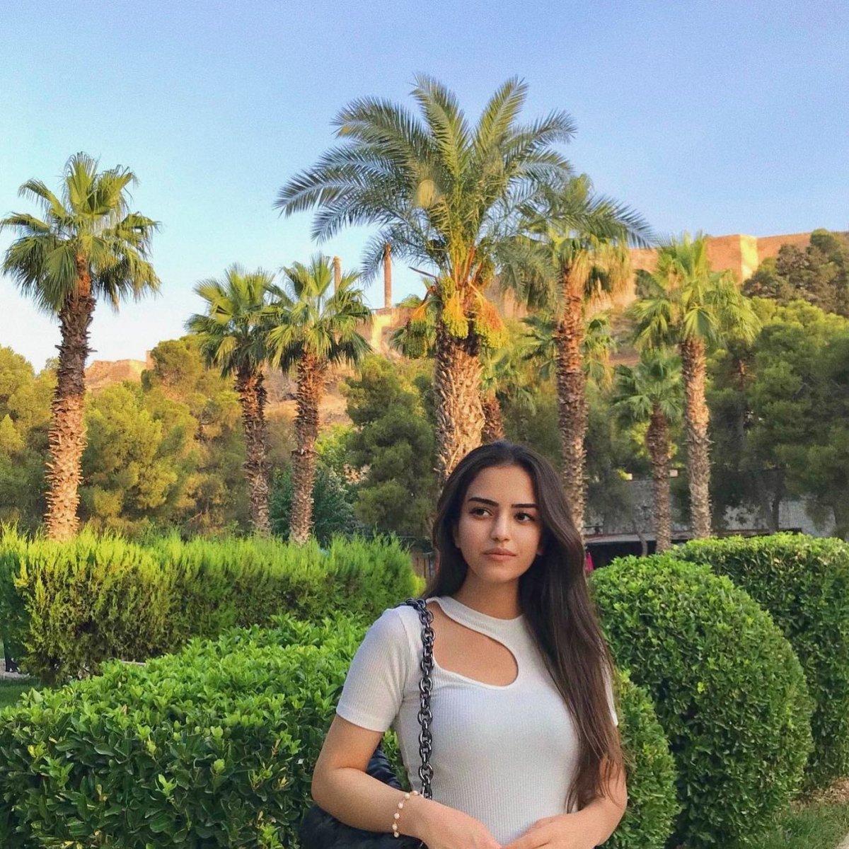 İbrahim Tatlıses'in torunu güzelliğiyle dikkat çekti