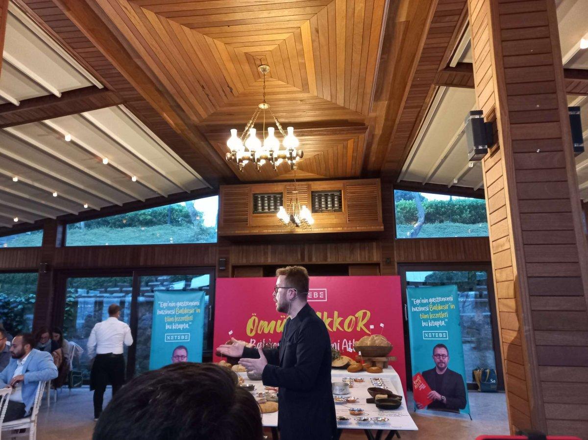 Şef Ömür Akkor, yeni kitabı Balıkesir Gastronomi Atlası'nı tanıttı