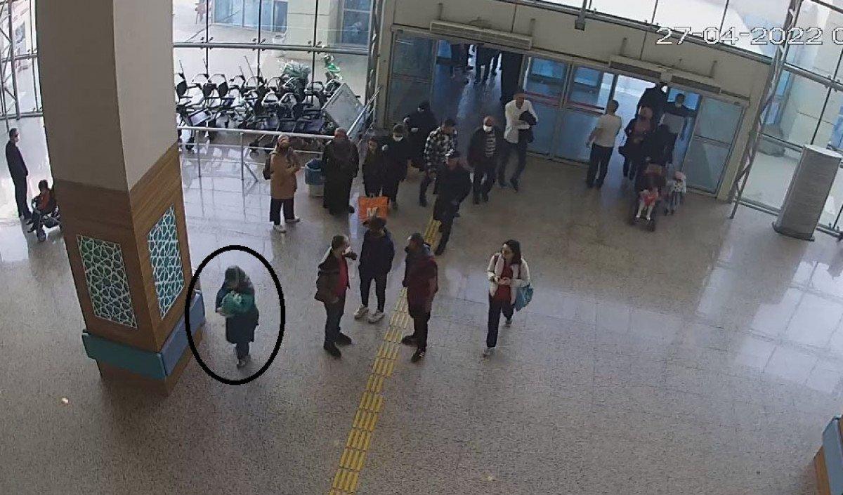 Sivaslı anne hastaneye giremeden doğum yaptı