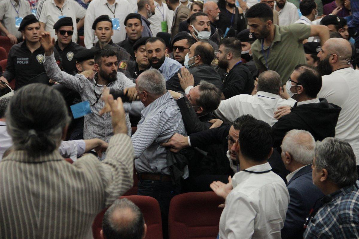 Altay'ın kongresinde kavga çıktı