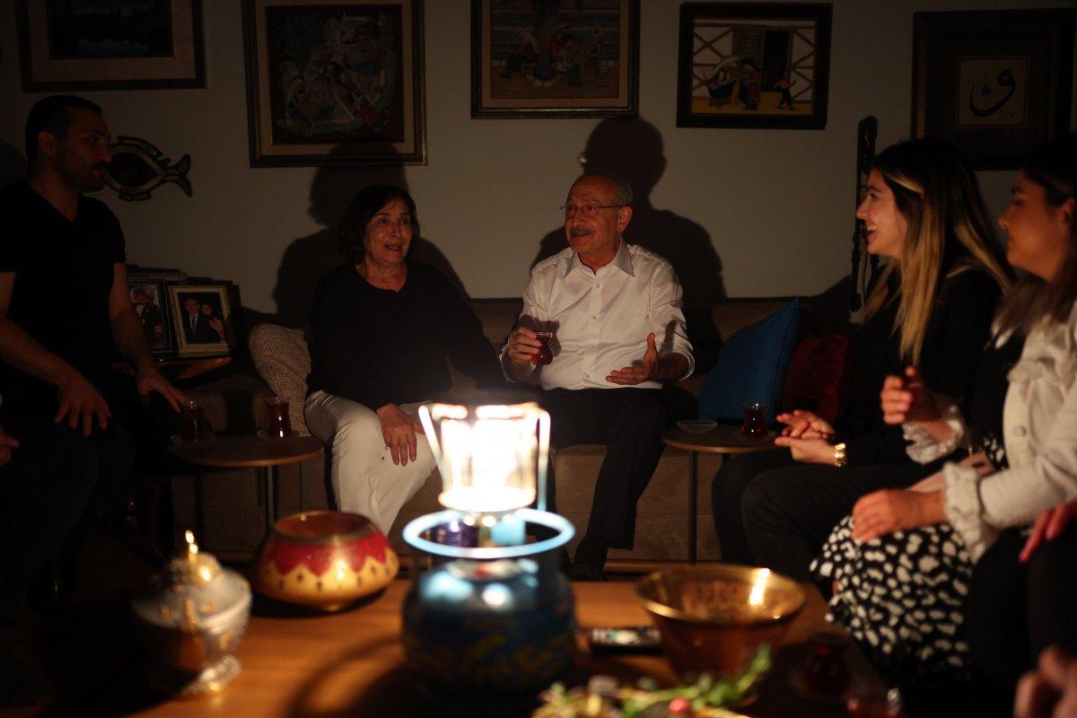 Kılıçdaroğlu gençleri evinde ağırladı: Bu düzenle kavga etmeliyiz