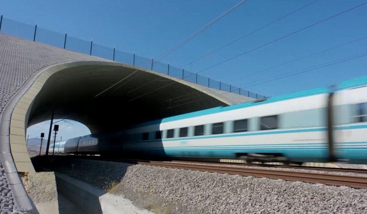 Ankara YHT Garı'nda trenler tam kapasite çalışıyor