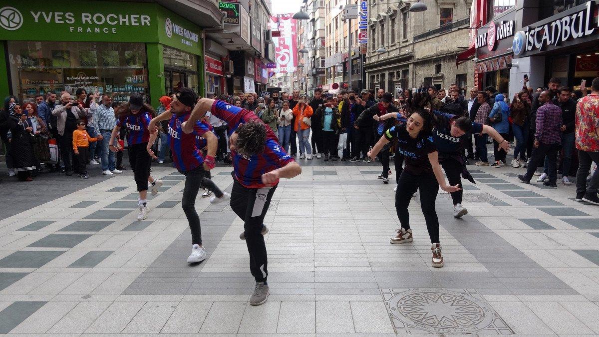 Trabzon'da şampiyonluk kutlamaları erken başladı