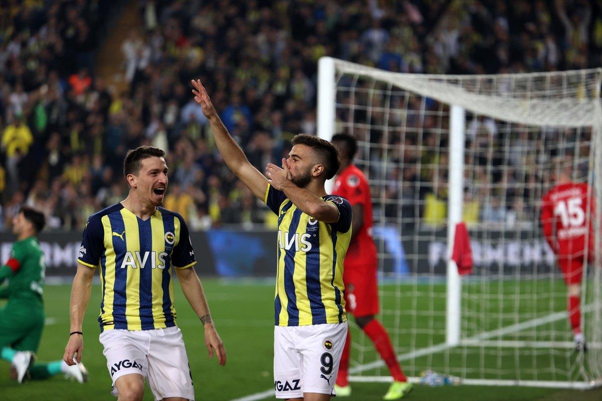 Fenerbahçe, Gaziantep FK'yı 3 golle mağlup etti