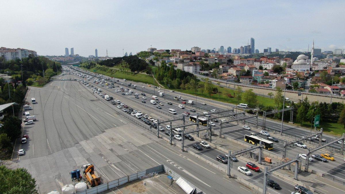 İstanbul'da bayram öncesi trafiği başladı