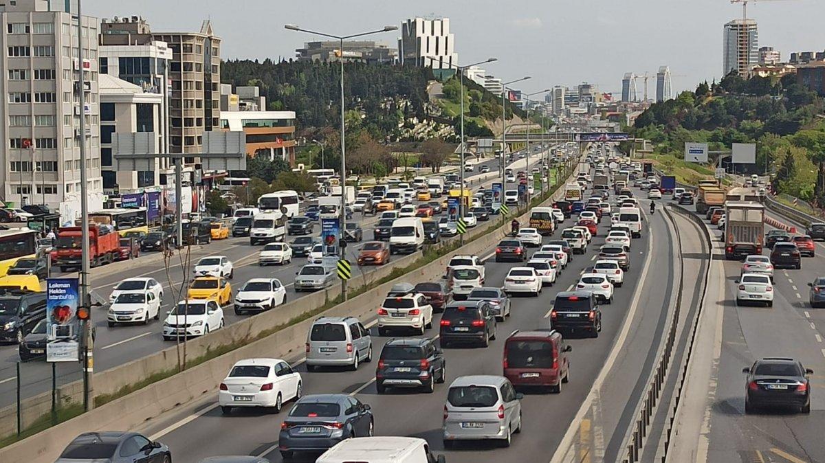 İstanbul'da bayram öncesi trafiği başladı