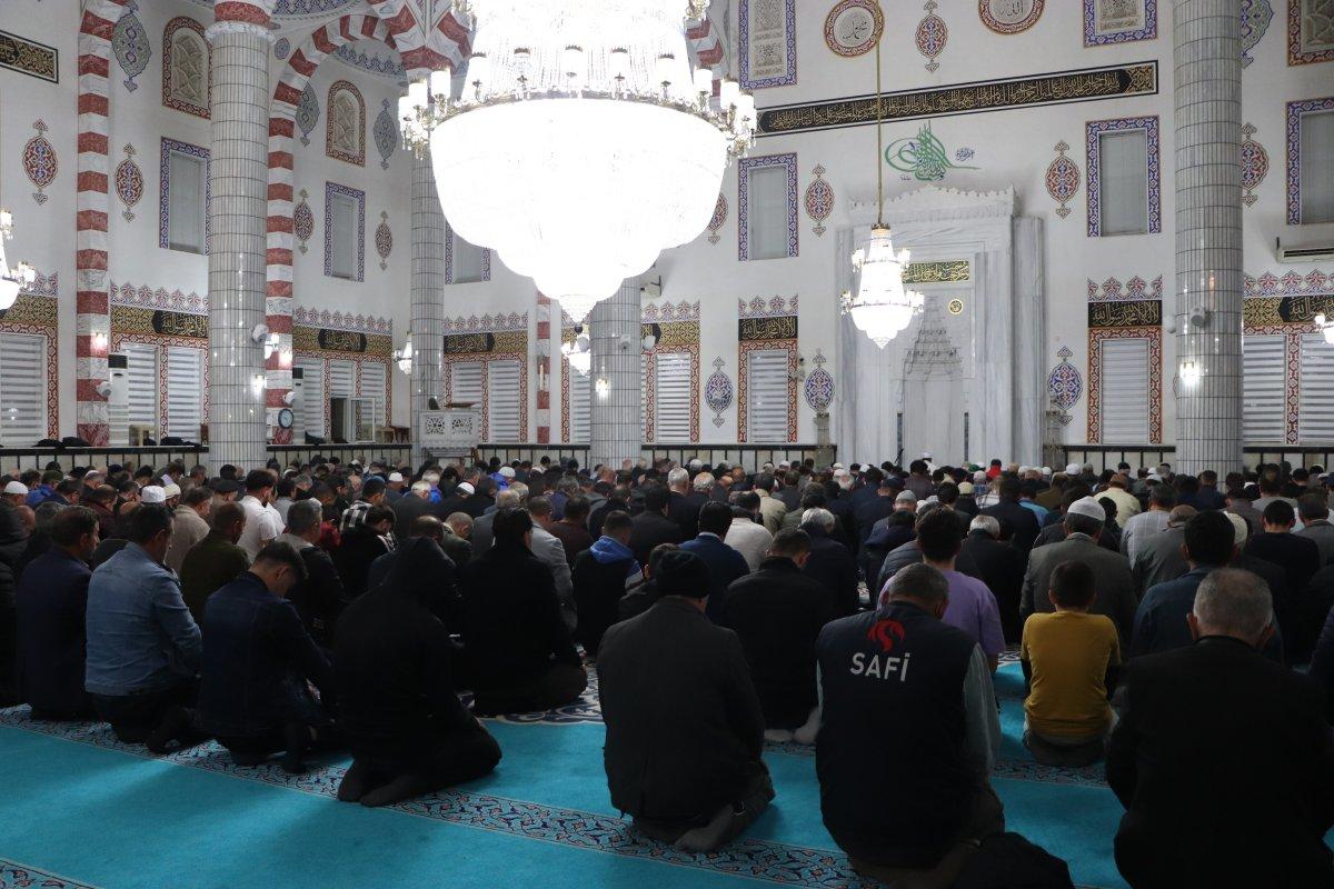 Çarşamba'da 300 yıllık gelenek: Enderun usulü teravih kılındı