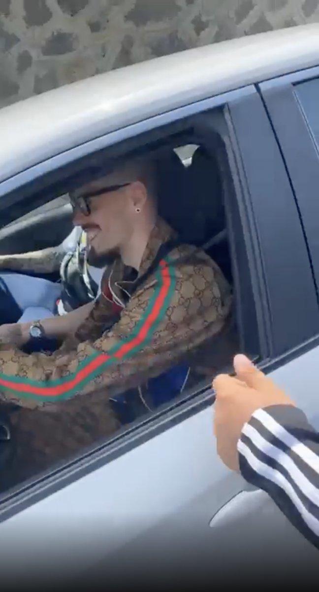 Trabzonspor taraftarı Hamsik'in saçlarını elledi