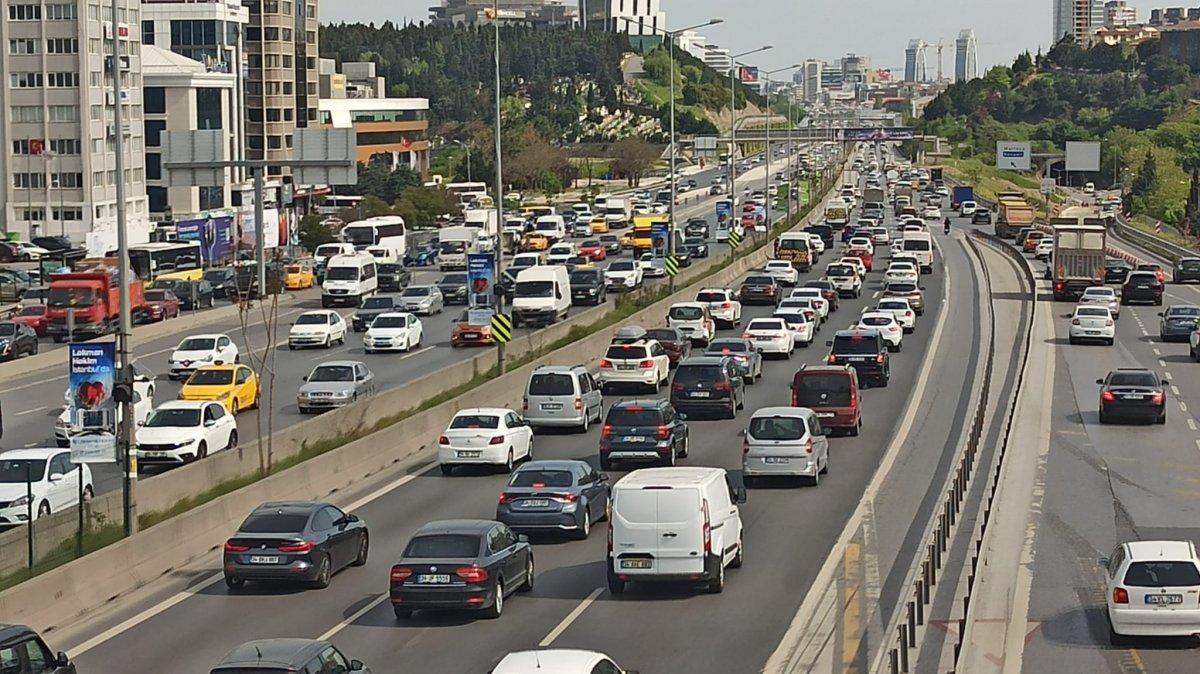 İstanbul'da bayram öncesi trafiği başladı