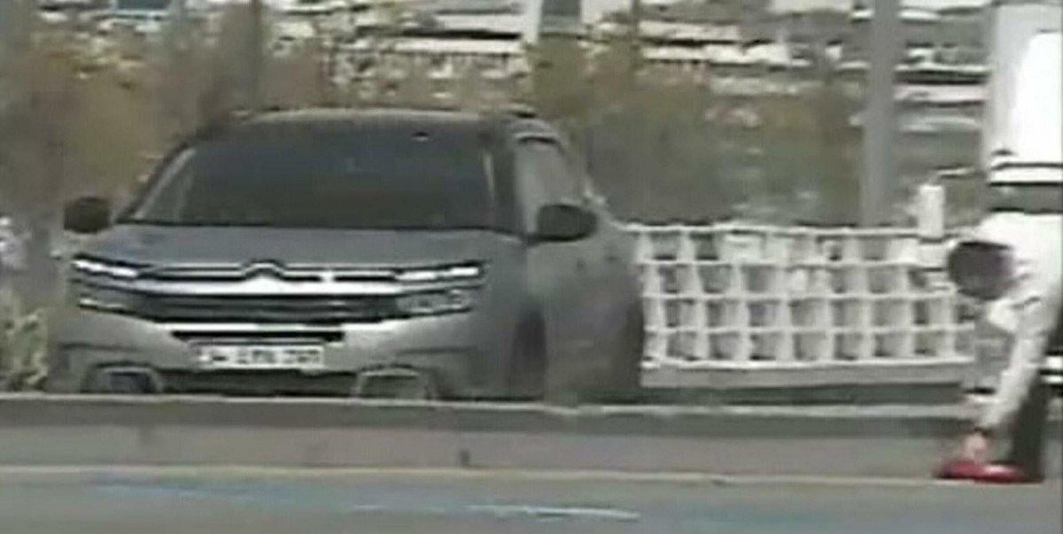 İzmir'de şoförün 'bayrak' sevgisi