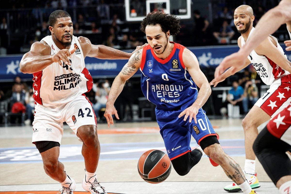 Anadolu Efes EuroLeague'de beşinci kez Dörtlü Final'de