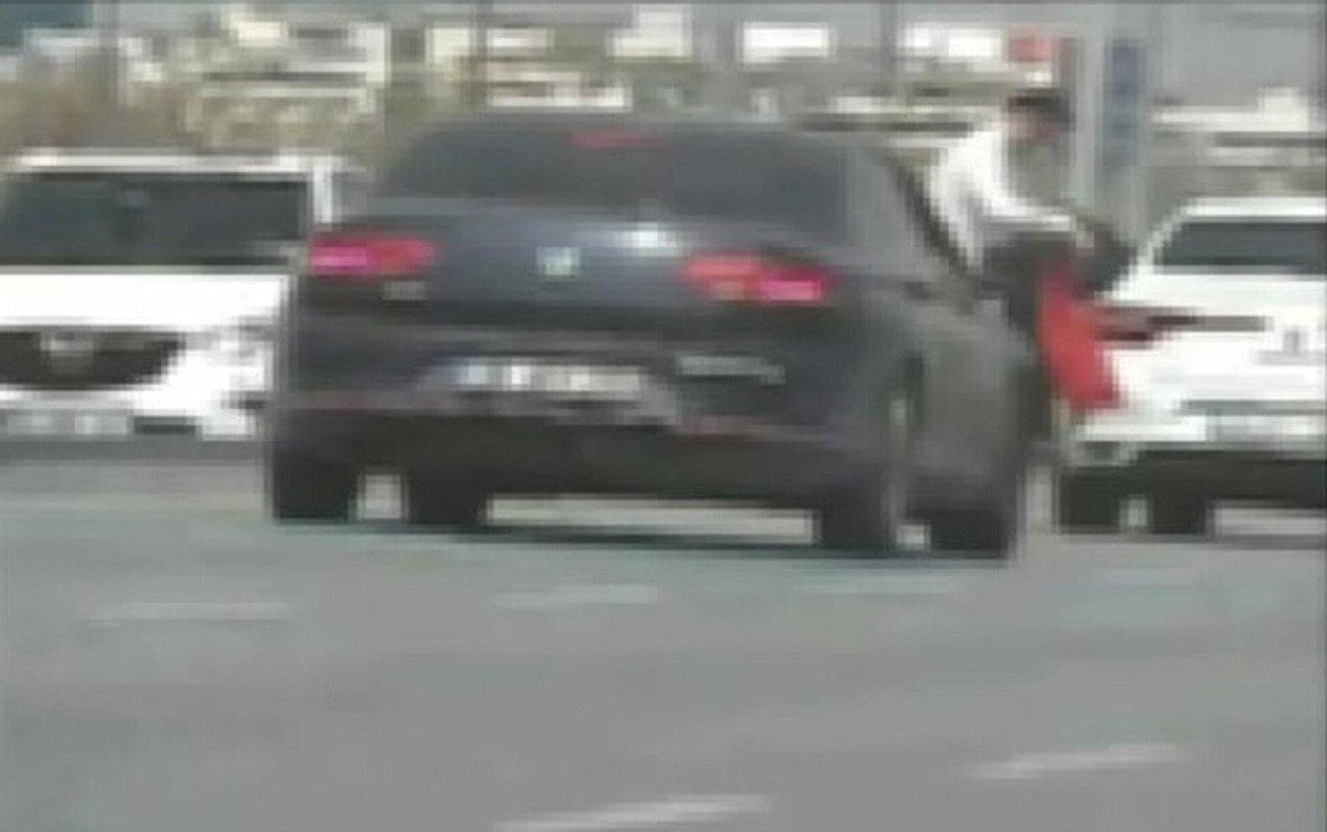 İzmir'de şoförün 'bayrak' sevgisi