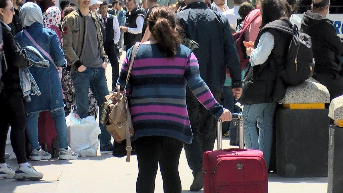 Otogarlarda bayram trafiği başladı