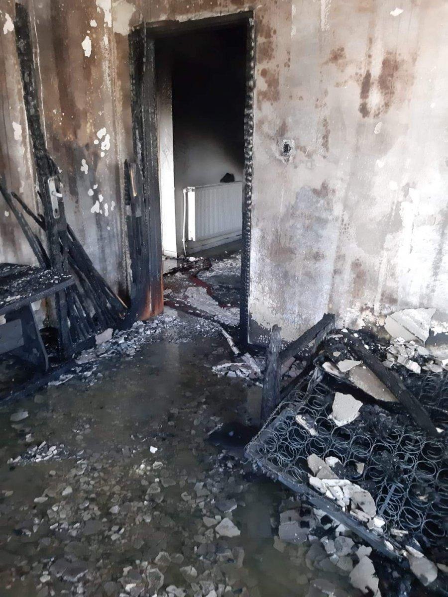 Kırşehir'de 4 katlı binada yangın: 1 ölü