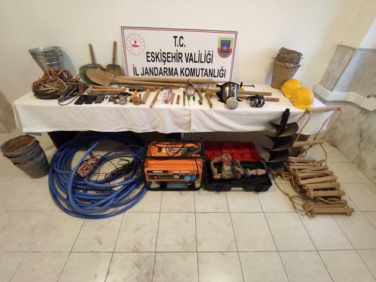 Eskişehir’de kaçak kazı yapanlara suçüstü