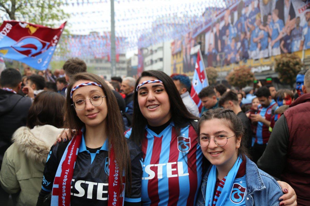 Trabzonsporlu taraftarların coşkusu