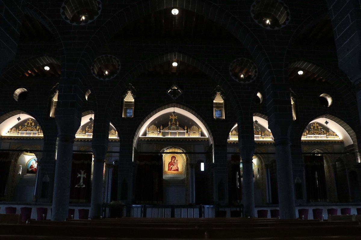 Diyarbakır'da PKK'nın zarar verdiği kiliseler onarıldı