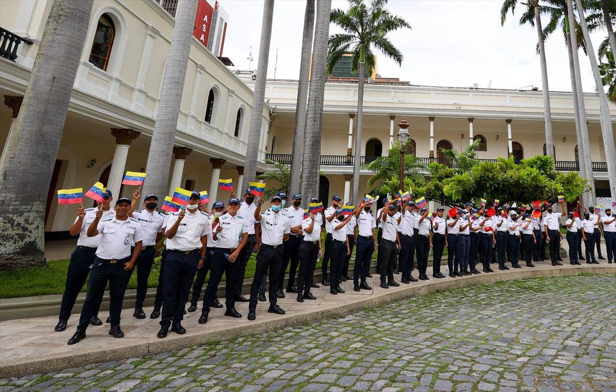 Bakan Çavuşoğlu: Türk iş insanlarını Venezuela'ya yatırıma teşvik ediyoruz