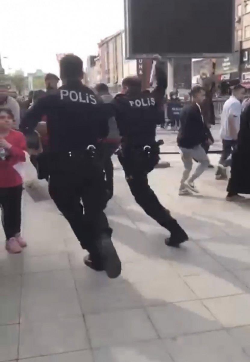 İstanbul'da giyim mağazasındaki kavga dışarıya taştı