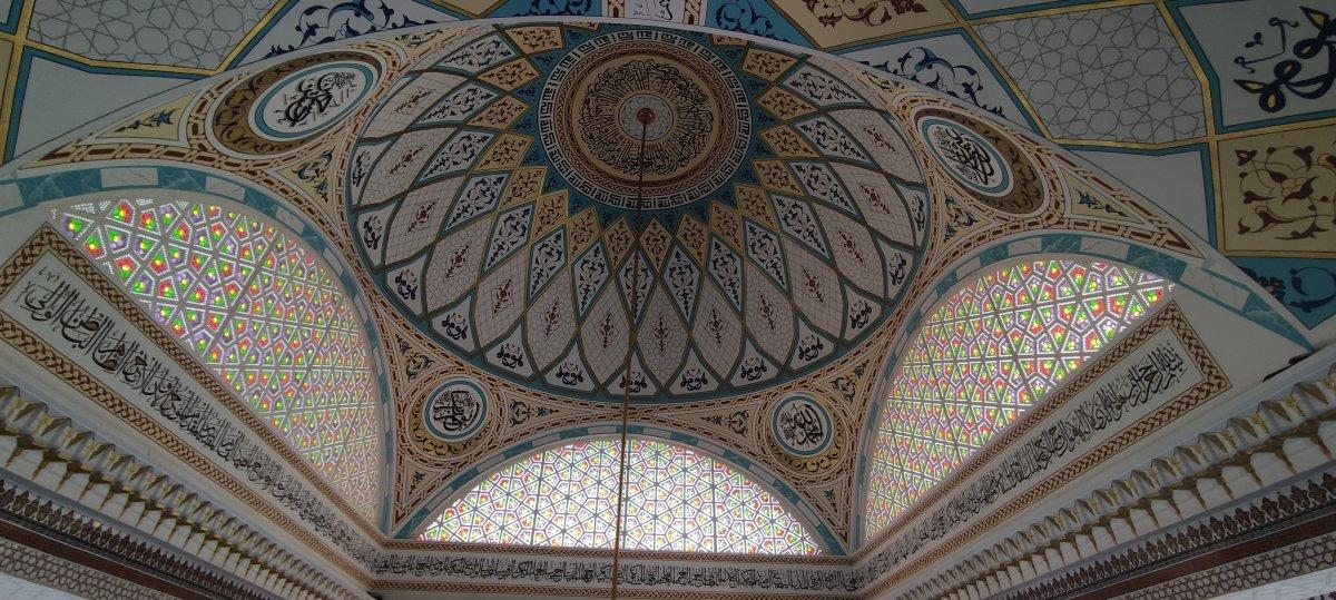 Bursa'da, kadınlar ekmek satarak cami yapımına destek oldu