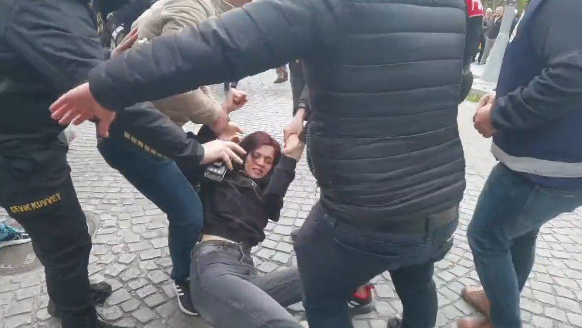 1 Mayıs kutlamalarında Taksim'e yürümek isteyen grupla polis arasında arbede