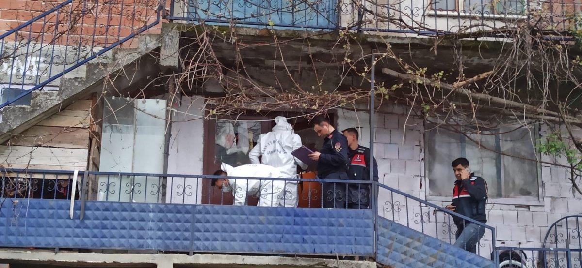 Düzce'de boşanma aşamasındaki eşini öldürdü, oğlunu yaraladı