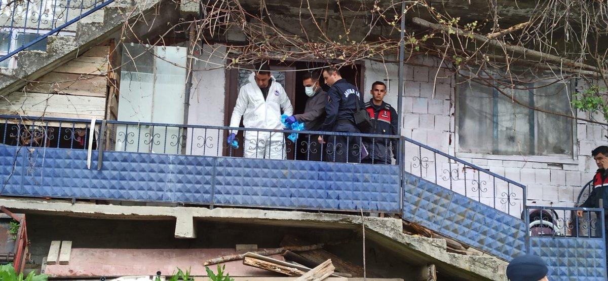 Düzce'de boşanma aşamasındaki eşini öldürdü, oğlunu yaraladı