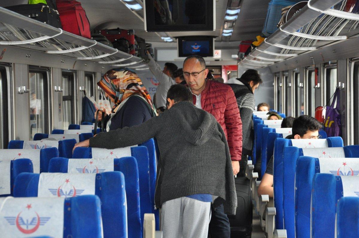 Doğu Ekspresi'nde Ramazan Bayramı yoğunluğu yaşanıyor