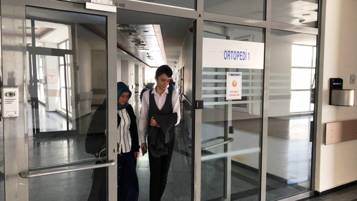 Sakarya'da, bisiklet kazasıyla kemiklerindeki eğriliği fark etti