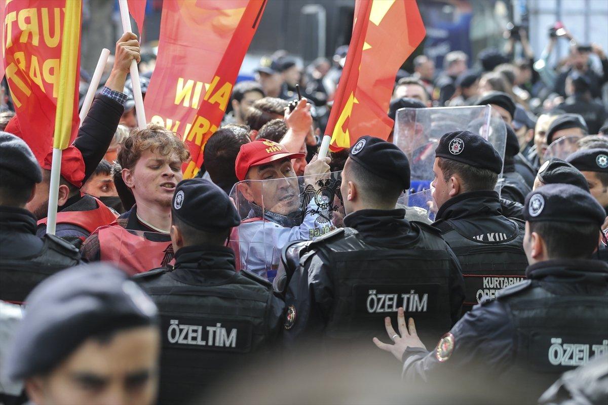 1 Mayıs kutlamalarında Taksim'e yürümek isteyen grupla polis arasında arbede