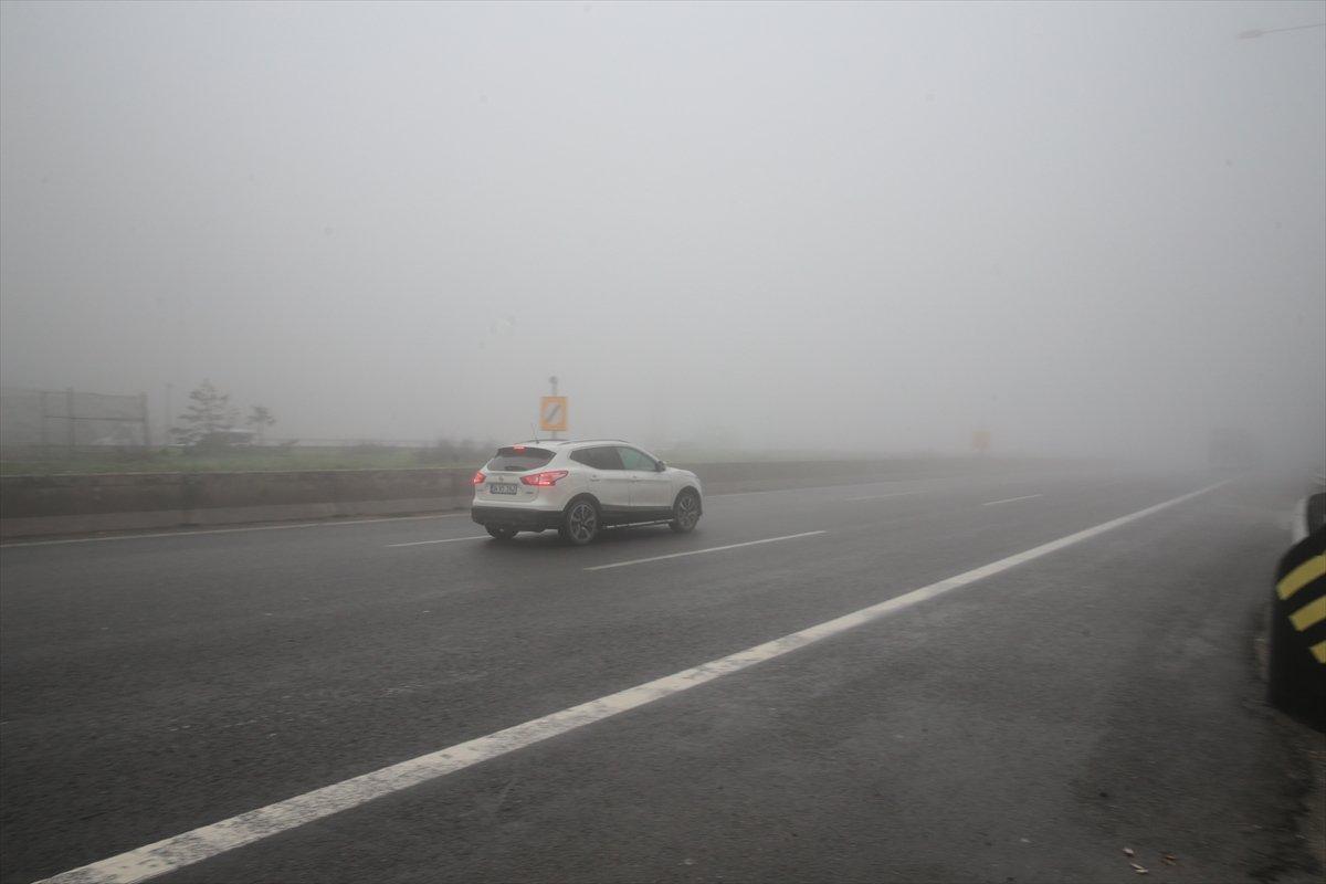 Sis ve sağanak, Bolu Dağı'nda etkisini gösterdi