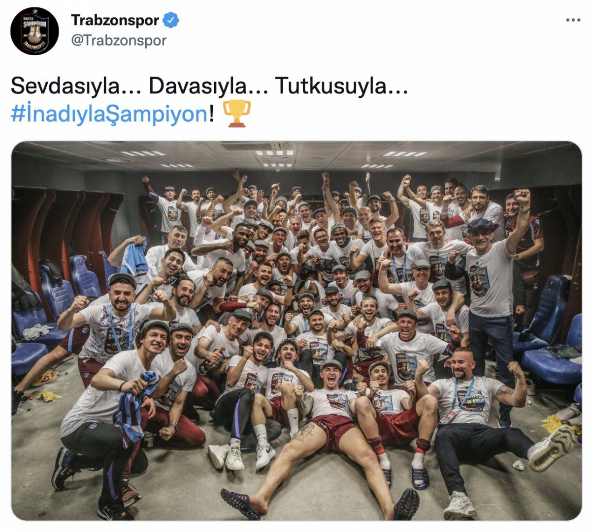 Trabzonspor'dan soyunma odasında şampiyonluk pozu