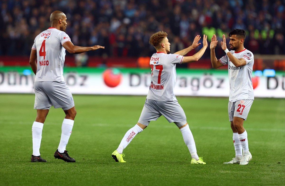 Nuri Şahin'in öğrencileri yenilmiyor