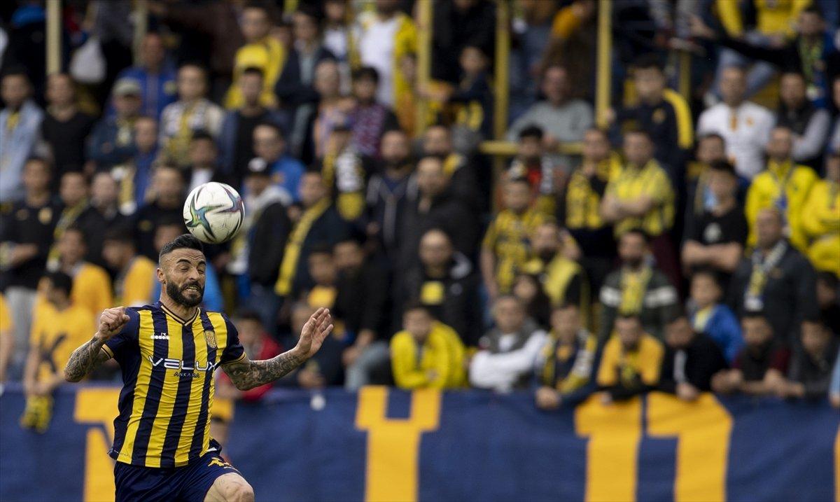 Ankaragücü ve Ümraniyespor Süper Lig'e yükseldi