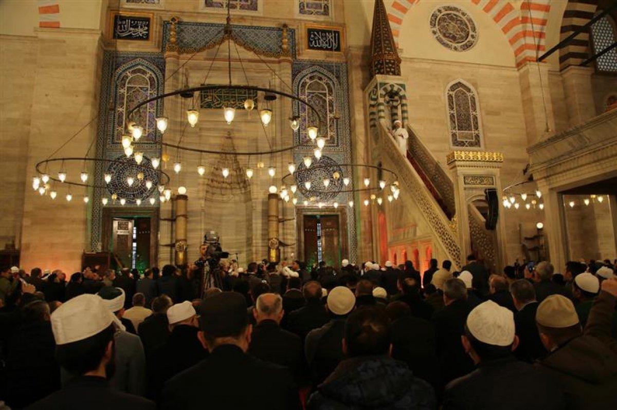 Ali Erbaş'tan İngilizce hutbe: Bayramlar tüm insanlık için barış günleridir