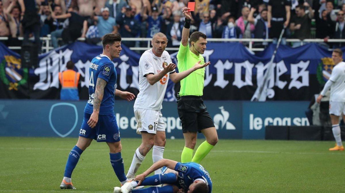 Burak Yılmaz, oyundan atılınca küfretti