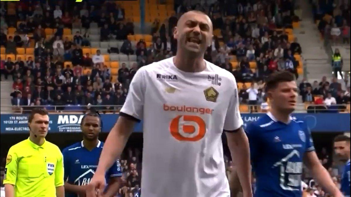 Burak Yılmaz, oyundan atılınca küfretti