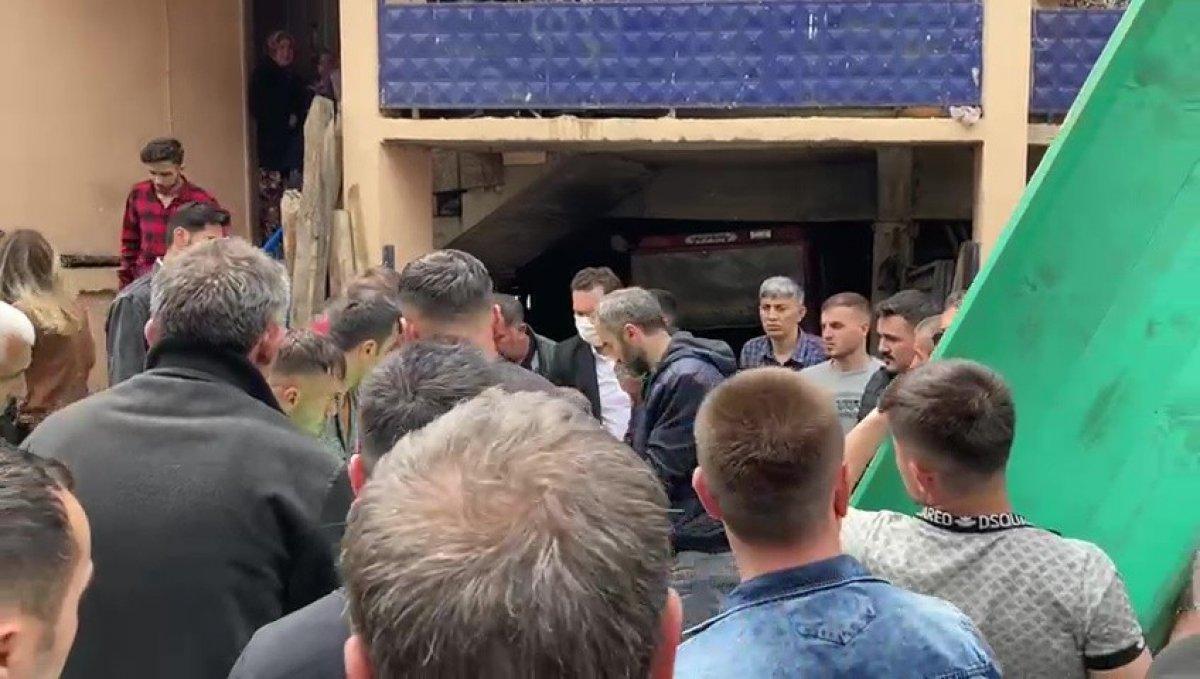 Düzde'de kocası tarafından katledilen kadın, bayramda toprağa verildi