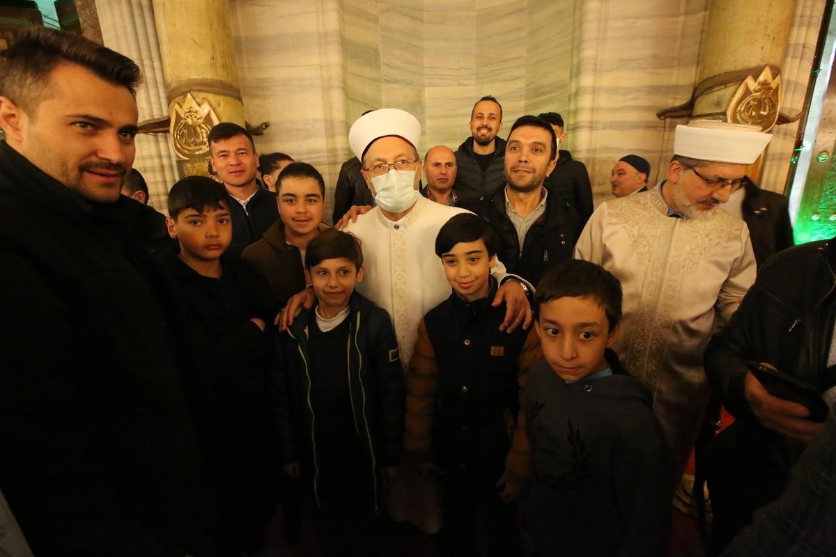 Ali Erbaş'tan İngilizce hutbe: Bayramlar tüm insanlık için barış günleridir