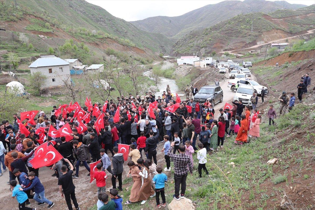 Süleyman Soylu, köy sakinlerini Cumhurbaşkanı Erdoğan ile telefonda görüştürdü