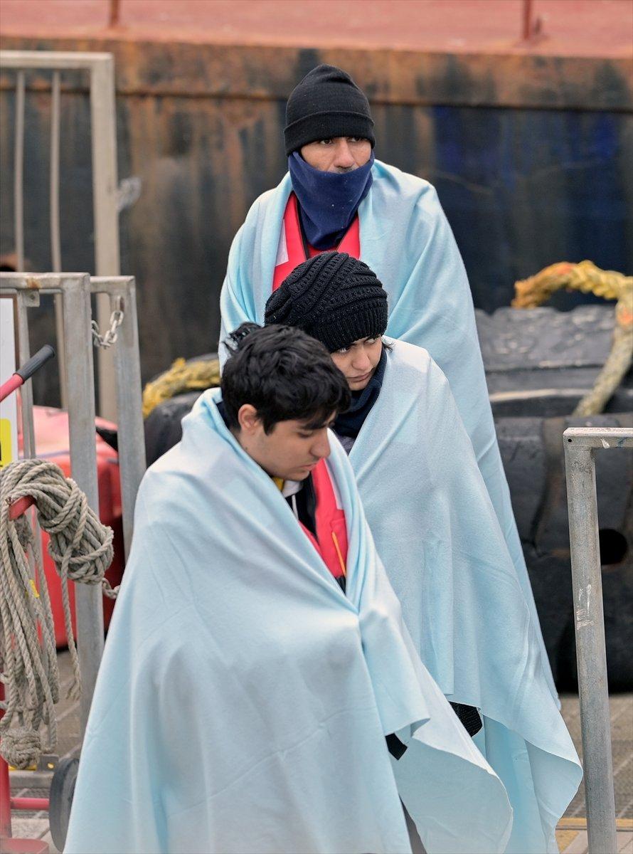 İngiltere, düzensiz göçmenleri Manş Denizi'nde yakaladı