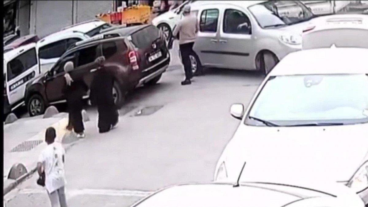 Sultangazi'de, çocuğa hırsızlık yaptırırken kameraya yakalandılar